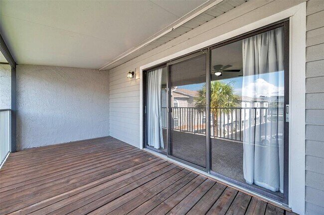 Building Photo - 745 Pinellas Bayway S