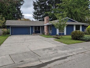 Building Photo - **Beautifully Maintained Bothell Rambler with Large Fenced Yard**- FOR RENT- Available September 6th