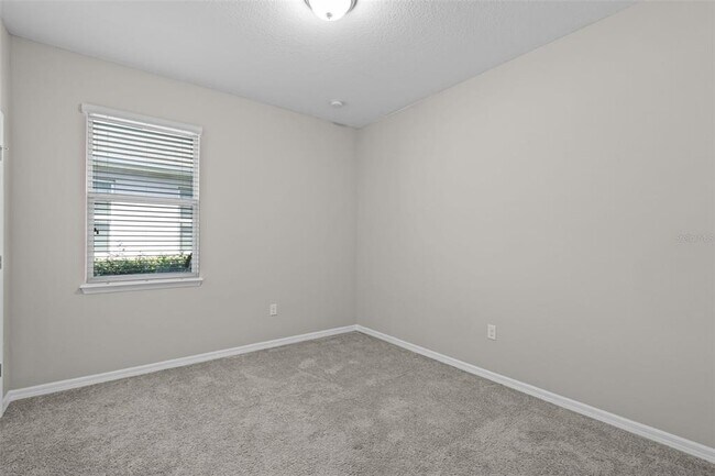 Building Photo - 405 E Freesia Ct