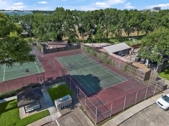 Building Photo - 5800 Lumberdale Rd