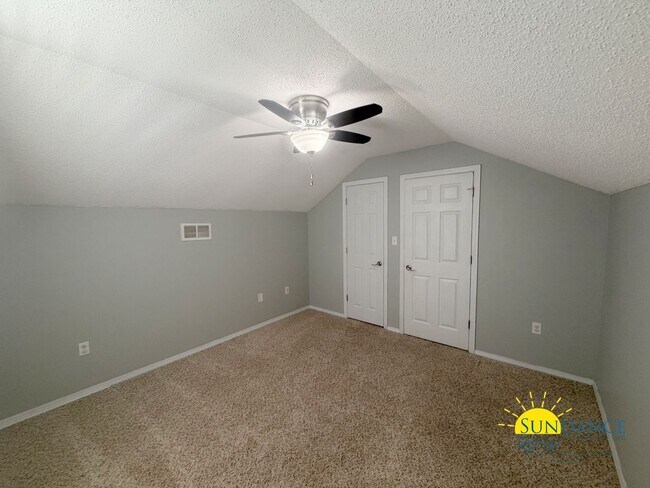 Building Photo - Spacious 5-Bedroom Home with Heated Pool & Hot Tub in Niceville!