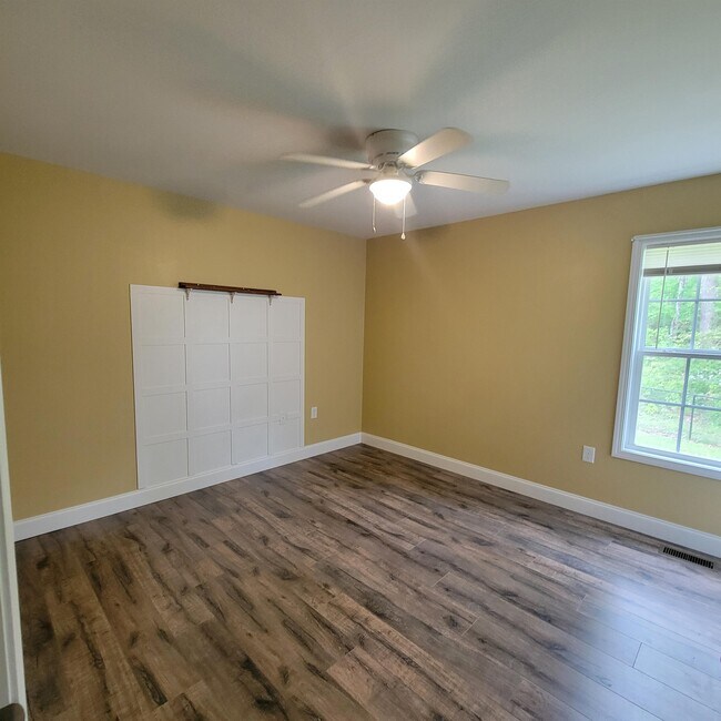 Building Photo - 27 Patrick Dr