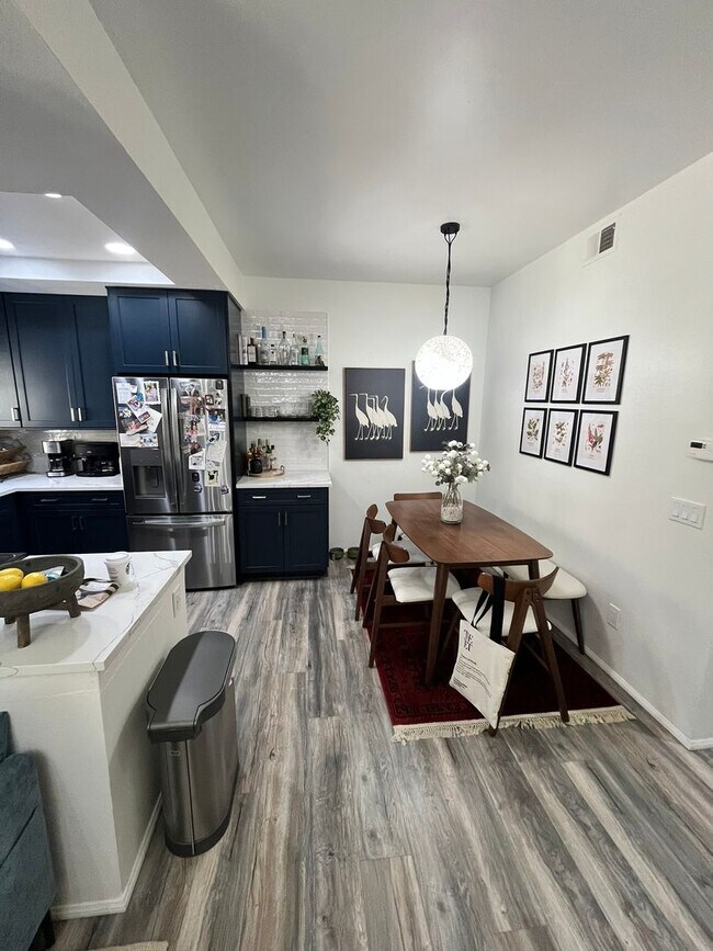 Building Photo - Stunning 2-Bed, 2-Bath Renovated Home with Private Patio & Parking!