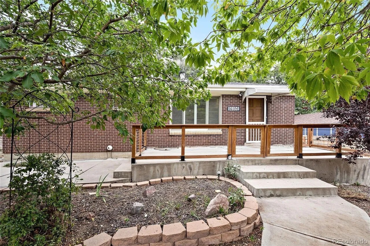 Building Photo - 6174 Otis St