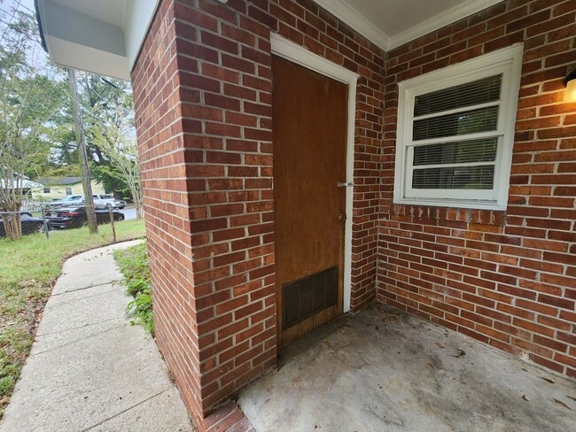 Building Photo - 2639 Willow St