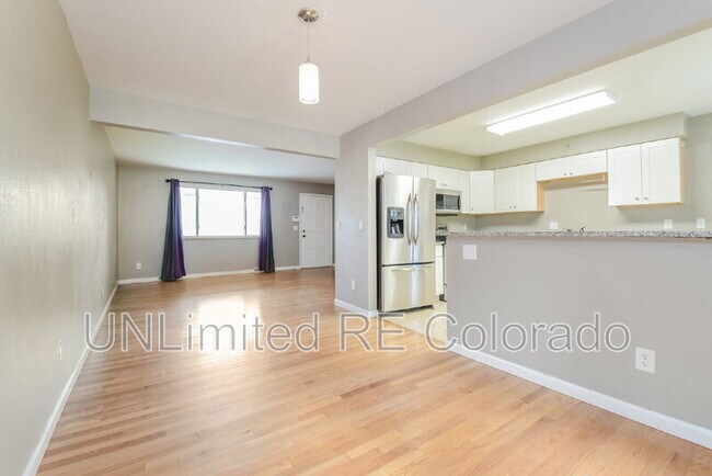 Building Photo - 6050 S Sterne Pkwy