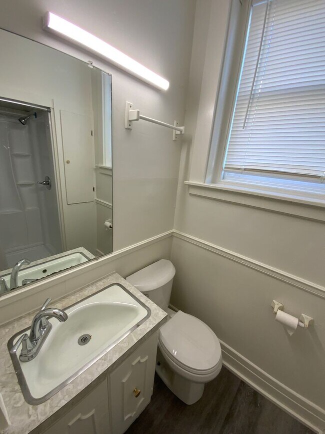 Building Photo - 113 E Lemon St