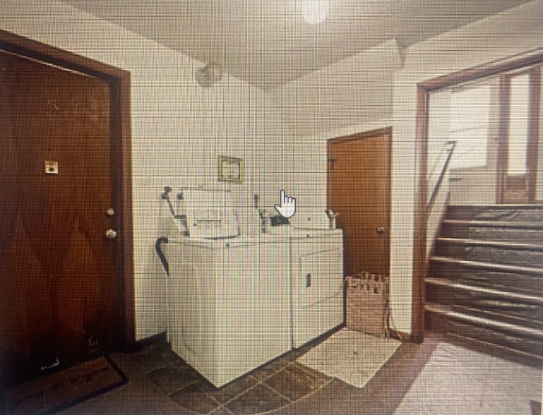 Building Photo - 1400 7th Ave SW