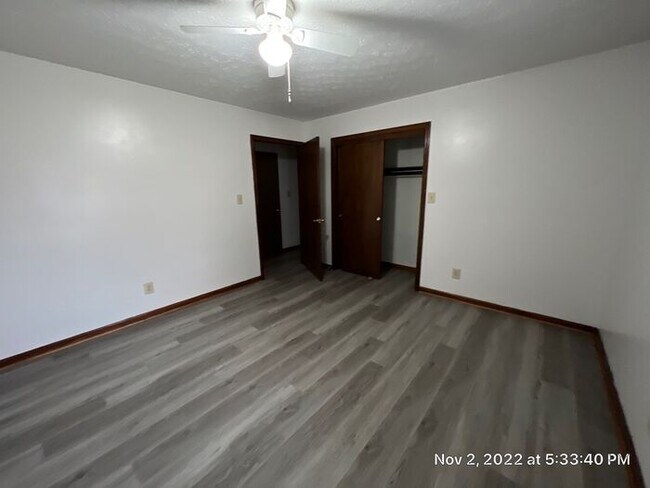 Building Photo - Large Whitehall Ranch Home