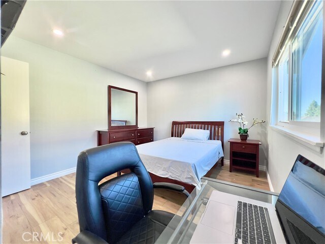 Building Photo - 9256 Crocus Ave