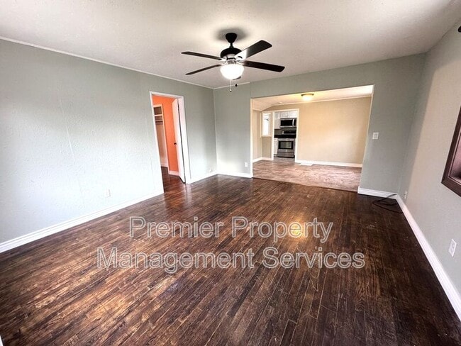 Building Photo - 427 Miles Ave