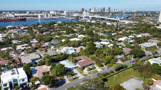 Building Photo - 1959 SE 25th Ave