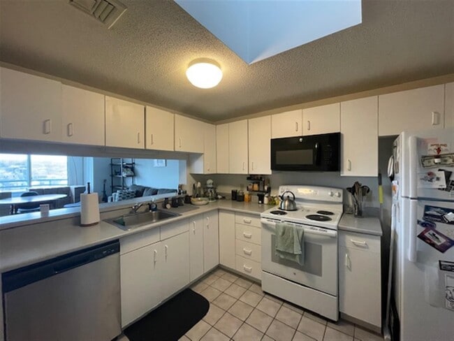 Building Photo - 155 Beacon St