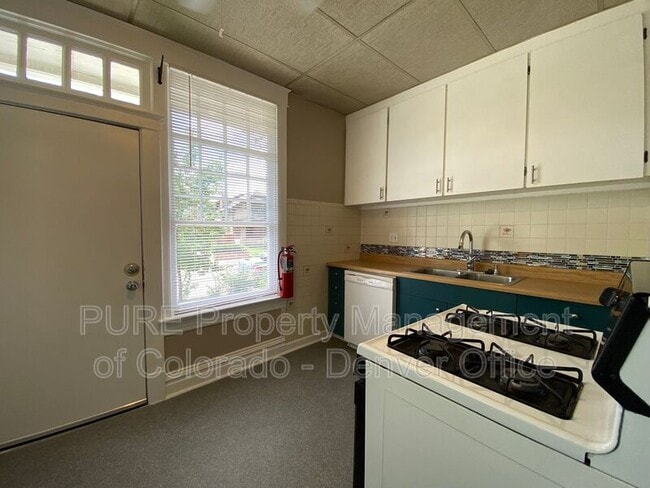 Building Photo - 3603 E 16th Ave