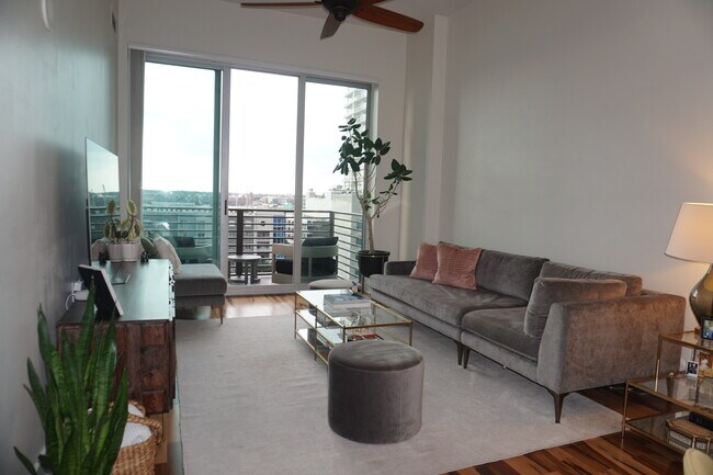 Before Remodel, photo to show designer furnishings - 1208 E Kennedy Blvd