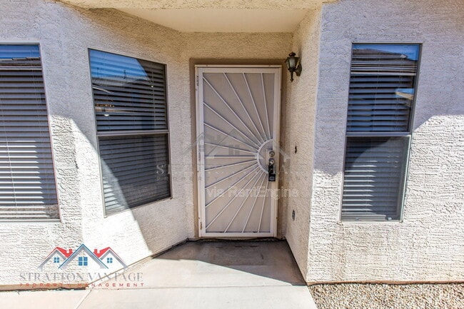 Building Photo - 12913 W Palm Ln