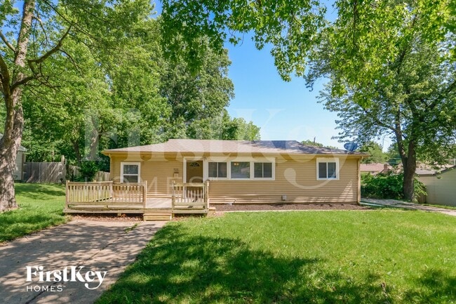 Building Photo - 900 NE 62nd St