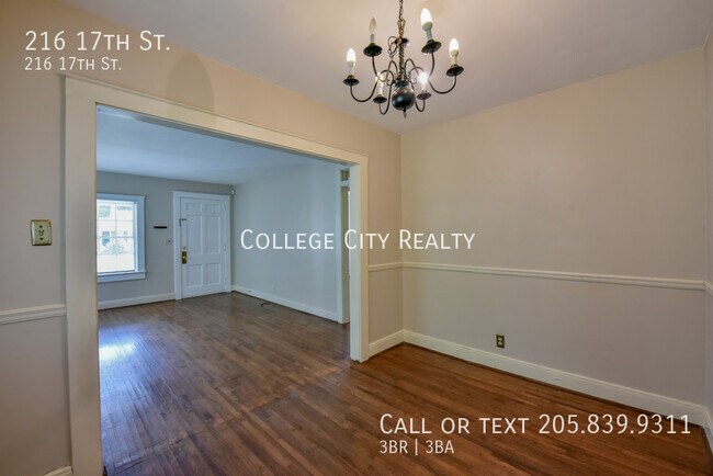 Building Photo - 216 17th St