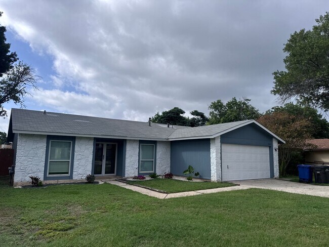 Building Photo - Newly Remodeled 3 Bd | 2 Ba | 2 Car Garage in NW Oxbox! Move In Ready!