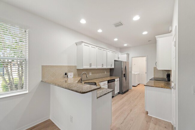 Building Photo - 3253 E Mallory Blvd