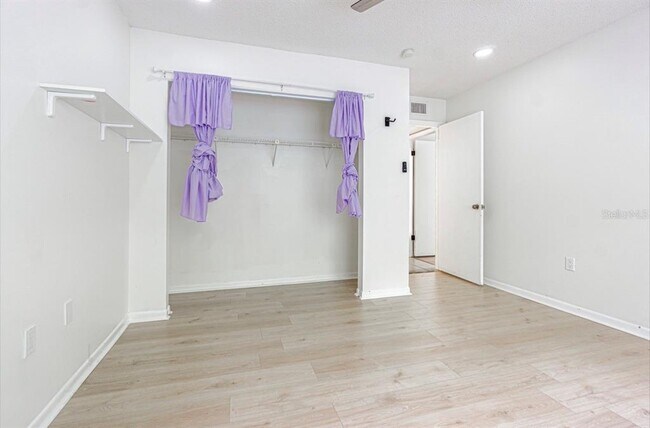 Building Photo - 3345 Crystal Ct E