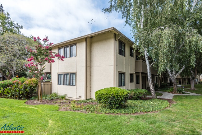 Building Photo - Dixon Landing Condo | Remodeled Kitchen | ...