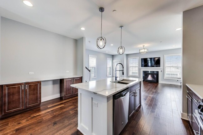 Building Photo - 10 N Dryden Pl