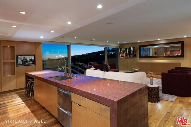 Building Photo - 8825 Hollywood Blvd