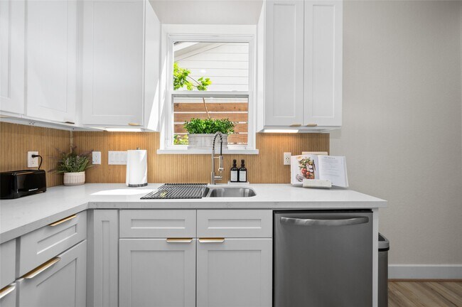 Building Photo - 7089 Tierwester St