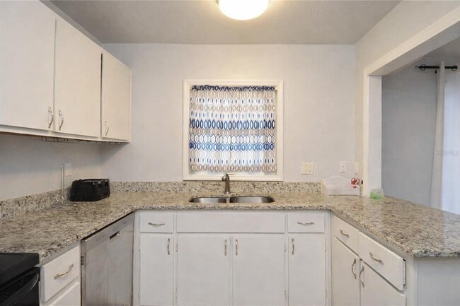 Building Photo - 3873 Pompano Dr SE