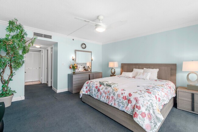 Building Photo - 4750 S Ocean Blvd