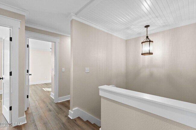 Building Photo - 1335 Capri Dr