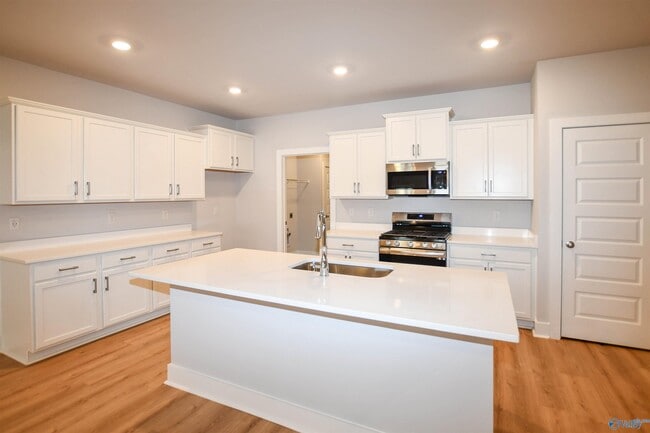 Building Photo - 12617 Whitcomb Cir