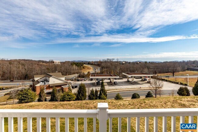Building Photo - 2033 Elm Tree Ct