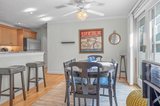 Building Photo - North End