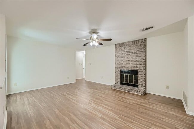 Building Photo - 9111 Marsh Dr
