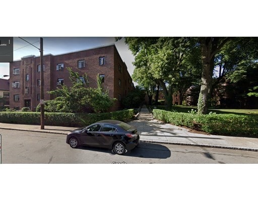 Building Photo - 102 Sewall Ave