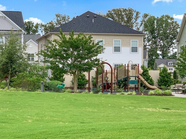Building Photo - 3 Bedroom Townhome in Spence Crossing! Water/Sewer/Trash/Landscaping INCLUDED! - Attached Garage ...