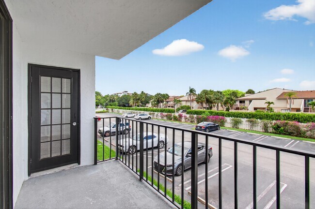 Building Photo - 708 Executive Center Dr