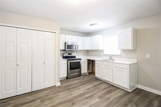 Building Photo - 1237 Hillwood Dr
