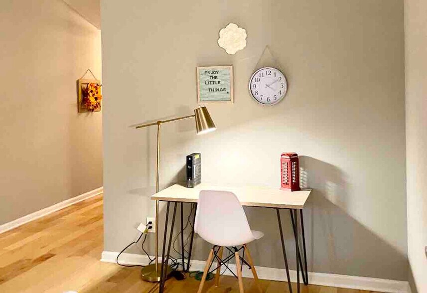 Building Photo - 6054 Lights Ferry Rd