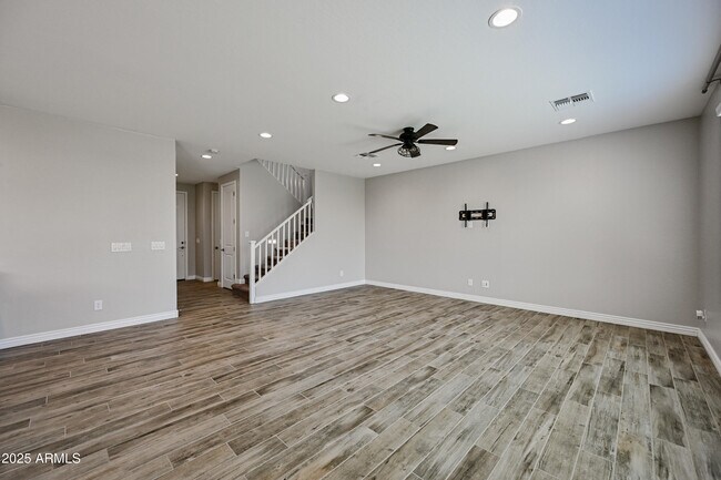 Building Photo - 14435 W El Cortez Pl