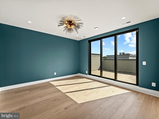 Building Photo - 2015 Tysons Ridgeline Rd