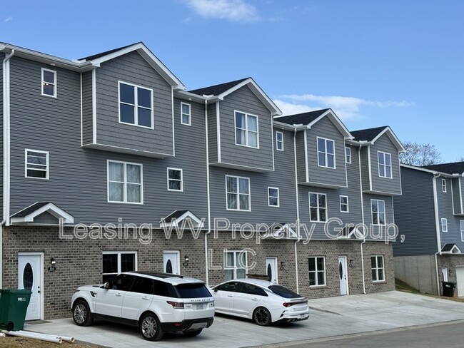 Primary Photo - 162 Christian Ct