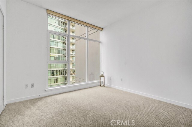 Building Photo - 411 W Seaside Way