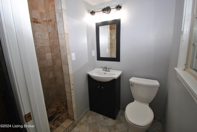 Building Photo - 1910 Janlyn Rd