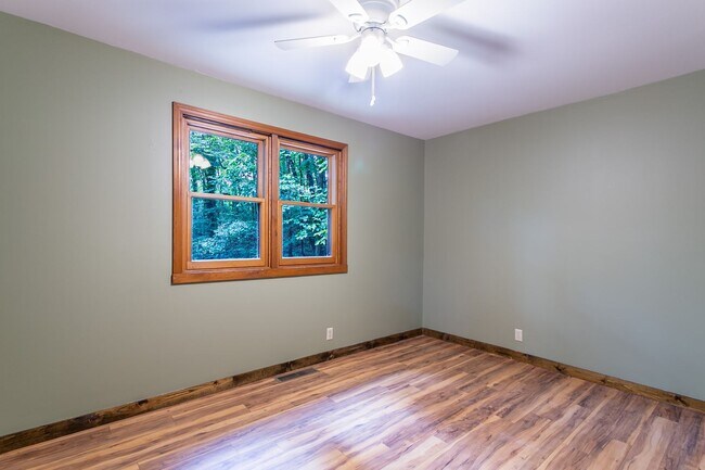 Building Photo - Private Home