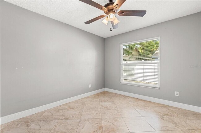 Building Photo - 1208 Roma Ct