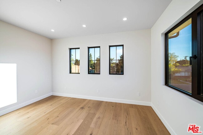 Building Photo - 12427 Cumpston St
