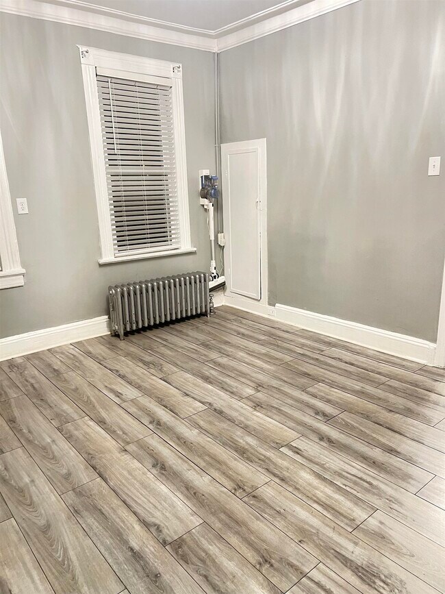 Building Photo - 6126 Washington St